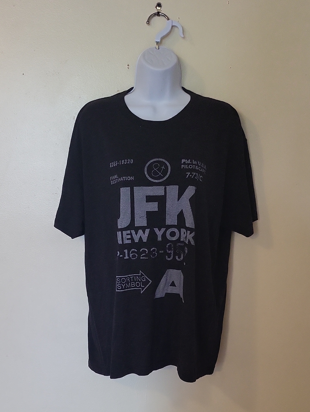 JFK New York Graphic Crewneck T-Shirt - Black